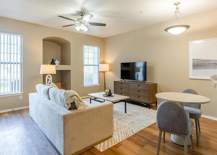 Landing Modern With Amazing Amenities Apartment *